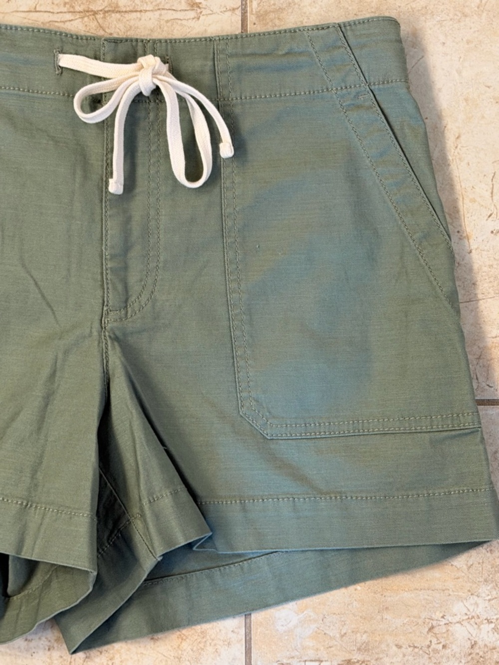 LOFT Drawstring Pull-On Shorts Size 6 EUC - Picture 2 of 8
